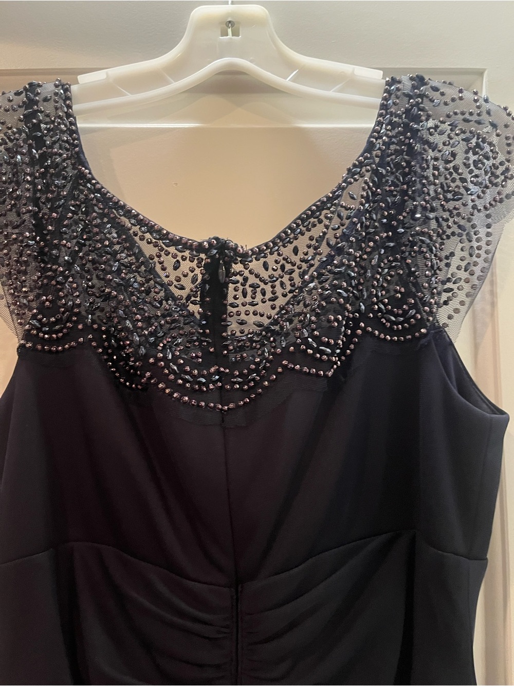 Elegant Navy Blue Beaded Cap-Sleeve Evening Dress - Picture 6 of 7
